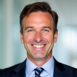 Porträt von Herr Martin Gruber, VP Sales & Marketing von Edelberg Zement